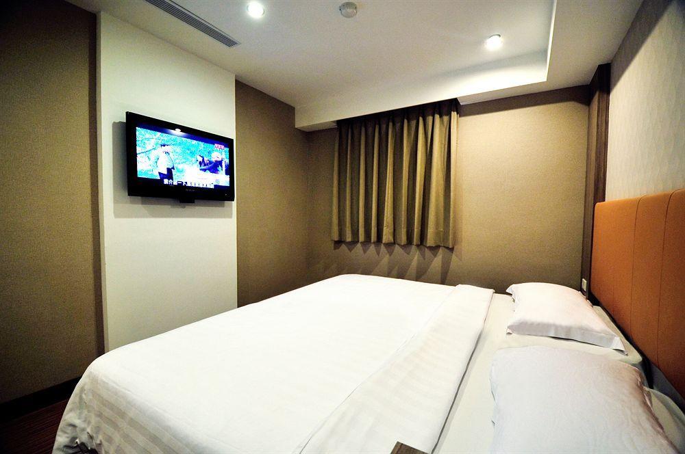 The Riverside Hotel International Kaohsiung Esterno foto