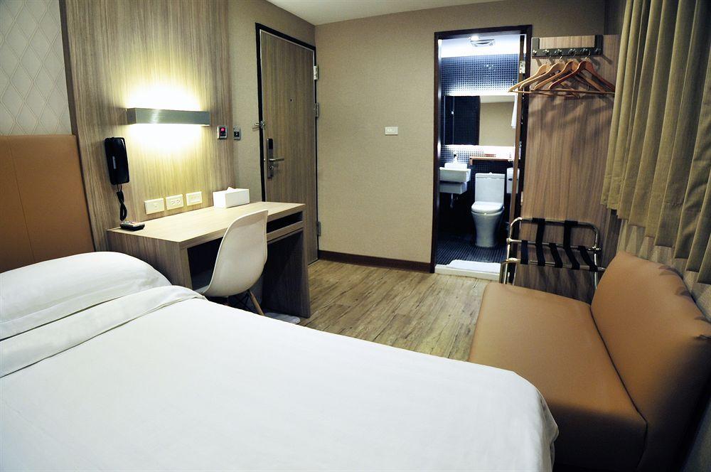 The Riverside Hotel International Kaohsiung Esterno foto