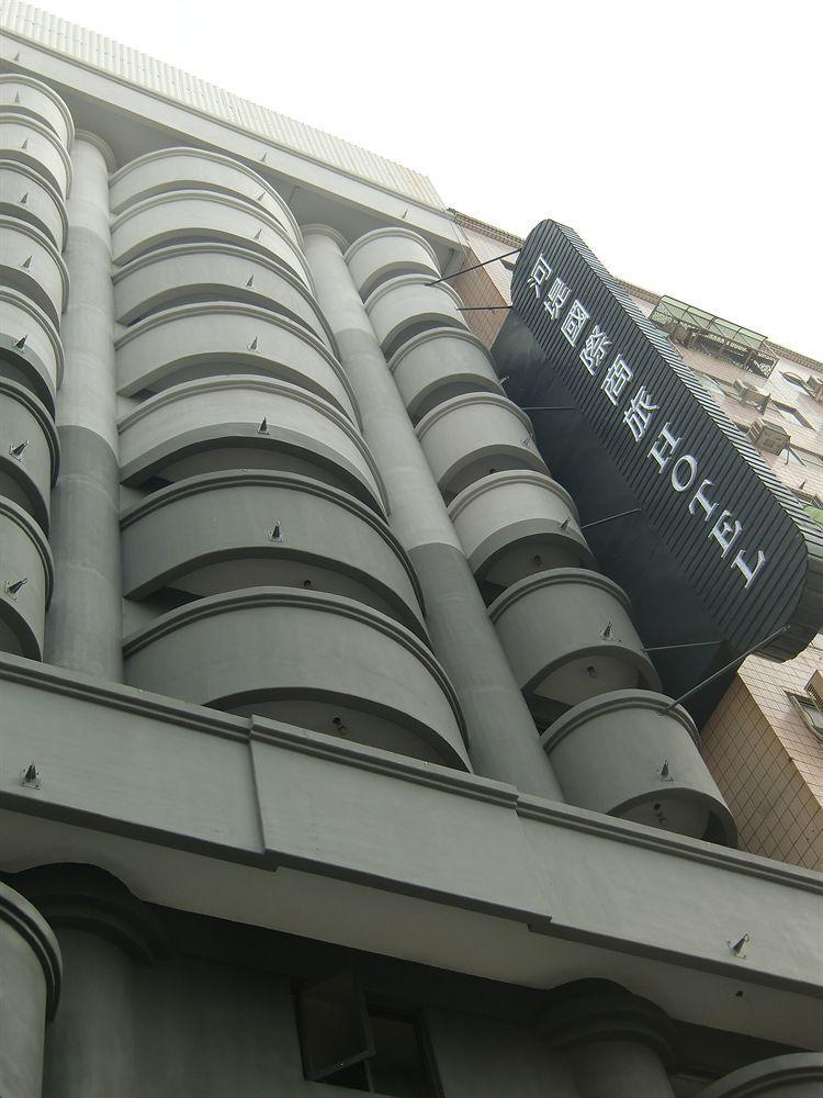 The Riverside Hotel International Kaohsiung Esterno foto