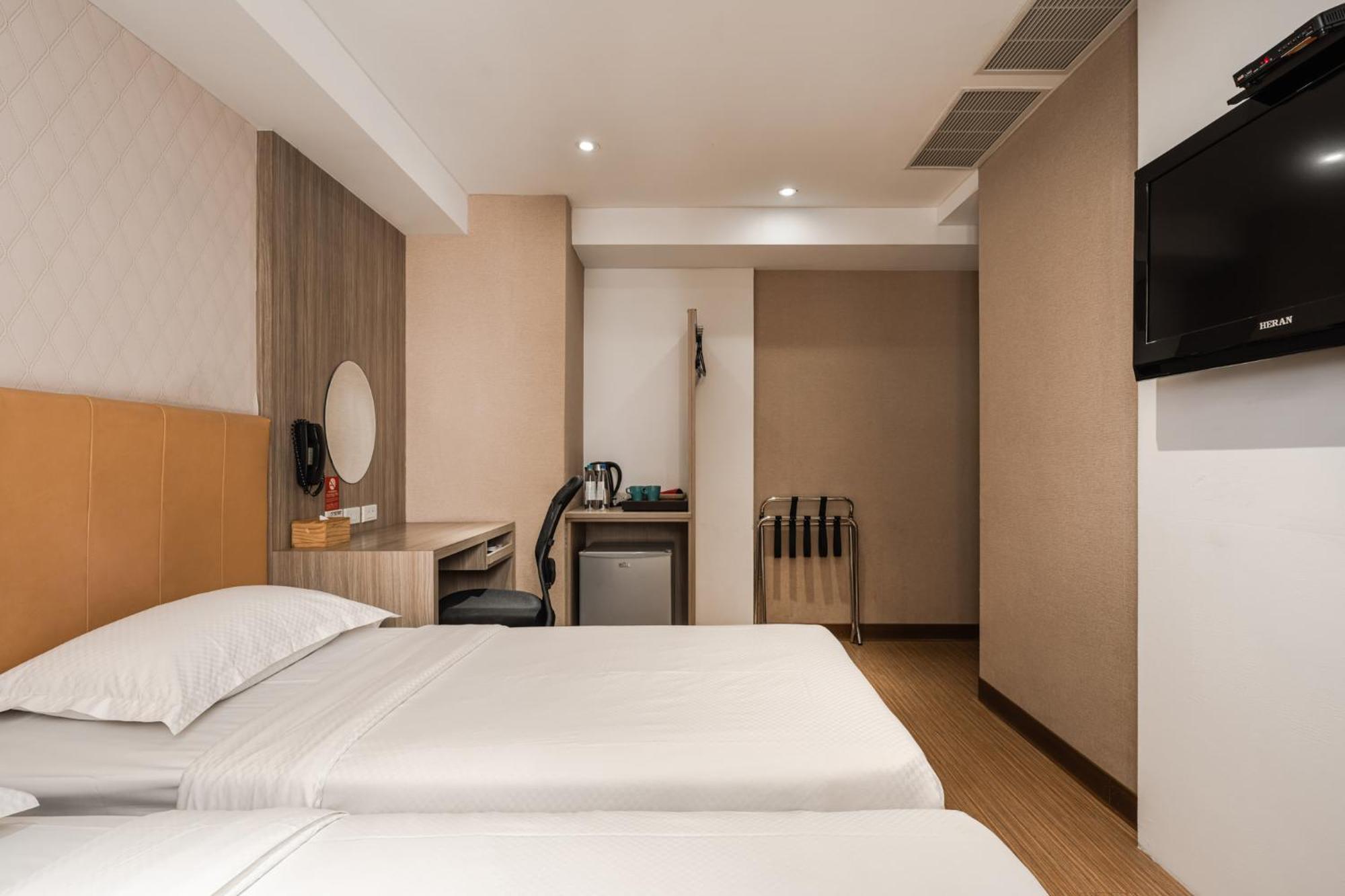 The Riverside Hotel International Kaohsiung Esterno foto