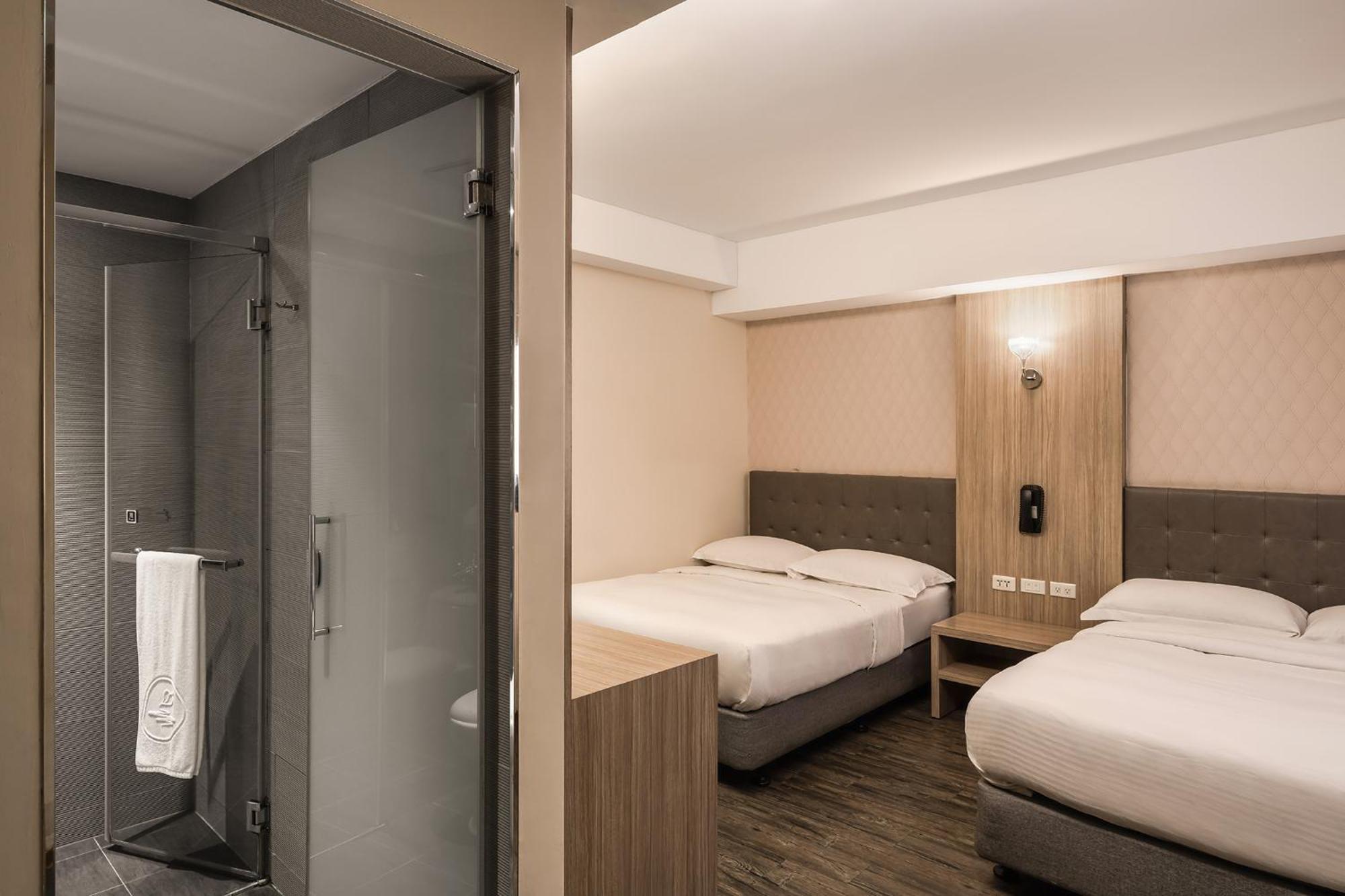 The Riverside Hotel International Kaohsiung Esterno foto