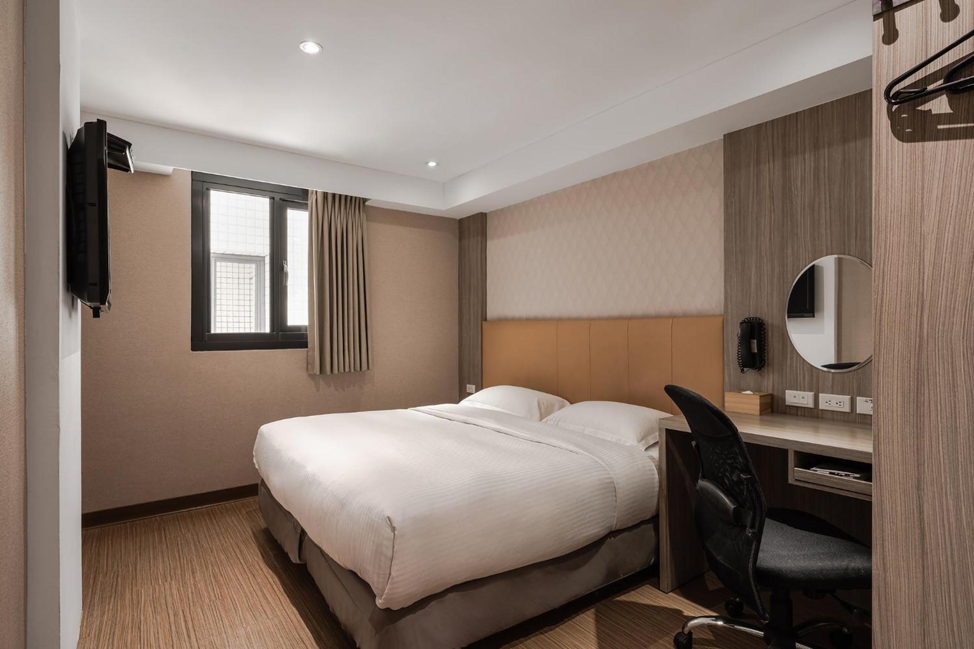 The Riverside Hotel International Kaohsiung Esterno foto
