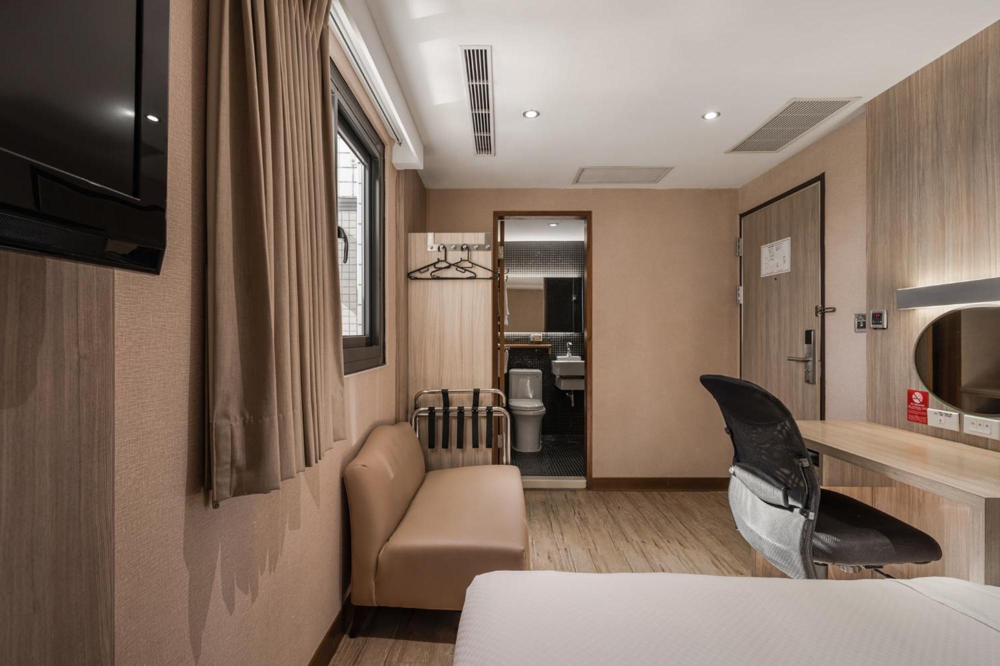 The Riverside Hotel International Kaohsiung Esterno foto