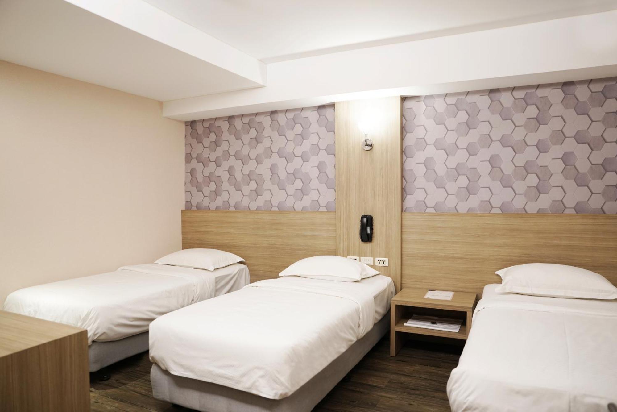 The Riverside Hotel International Kaohsiung Esterno foto