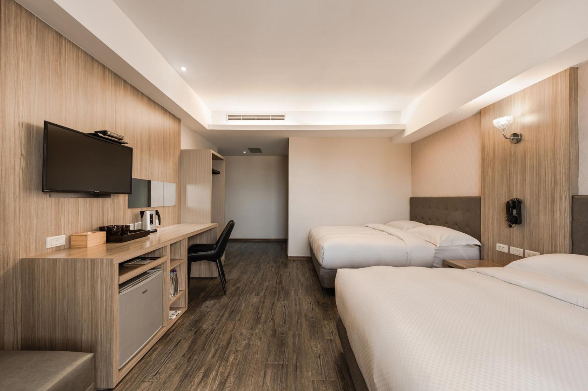 The Riverside Hotel International Kaohsiung Esterno foto