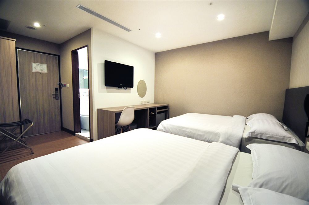 The Riverside Hotel International Kaohsiung Esterno foto
