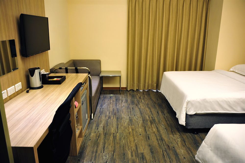 The Riverside Hotel International Kaohsiung Esterno foto