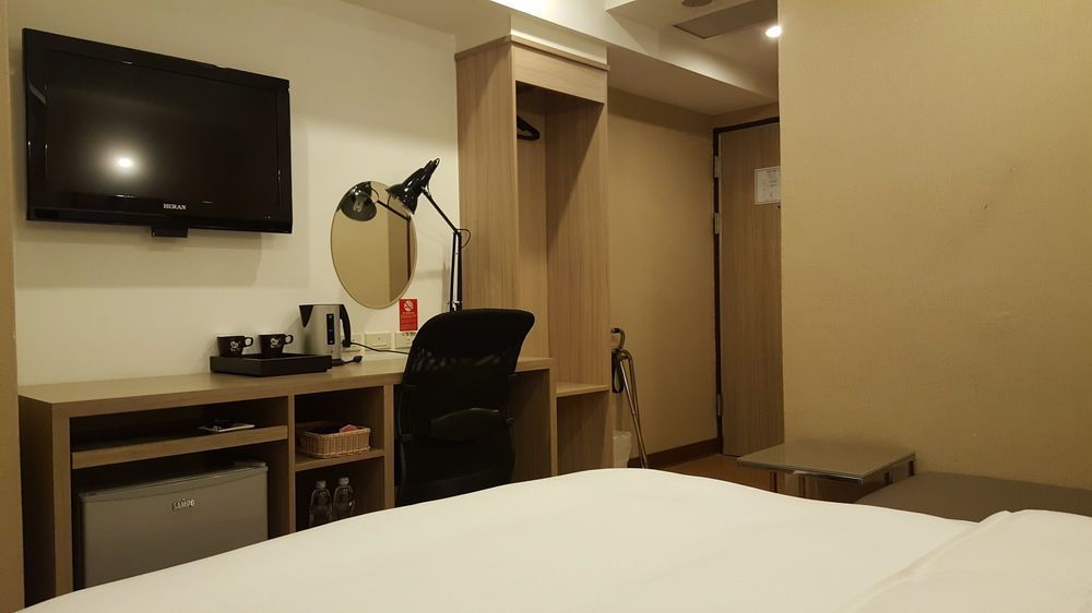 The Riverside Hotel International Kaohsiung Esterno foto