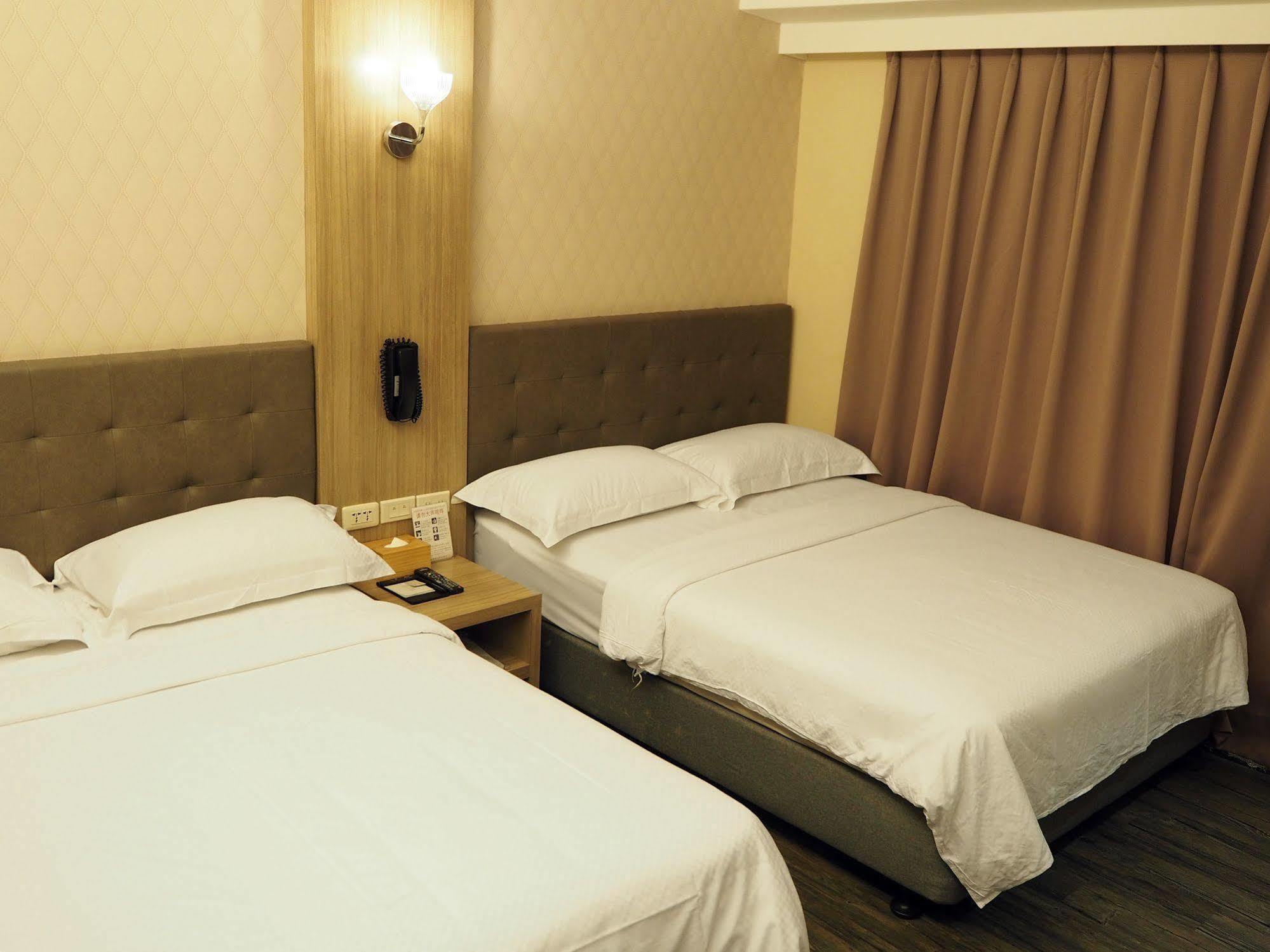 The Riverside Hotel International Kaohsiung Esterno foto