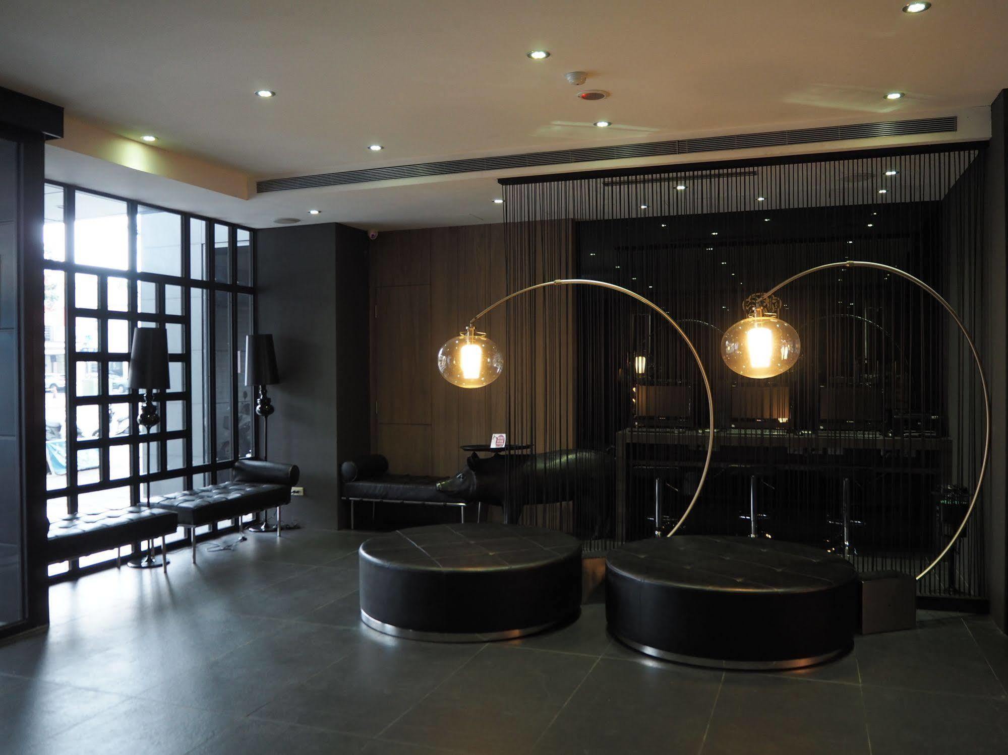 The Riverside Hotel International Kaohsiung Esterno foto